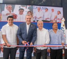 Presidente Luis Abinader junto a Fellito Suberví entrega saneada cañada Cachón Oeste en Santo Domingo Este
