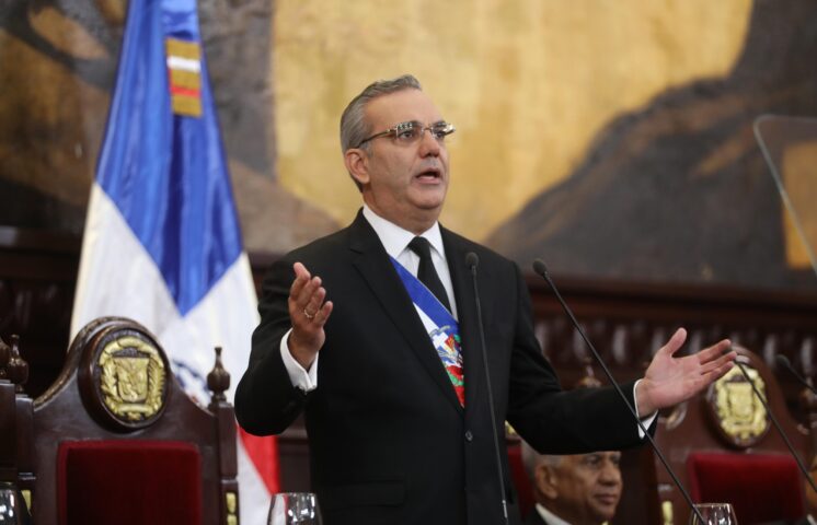 Abinader: el país ya tiene una política de agua