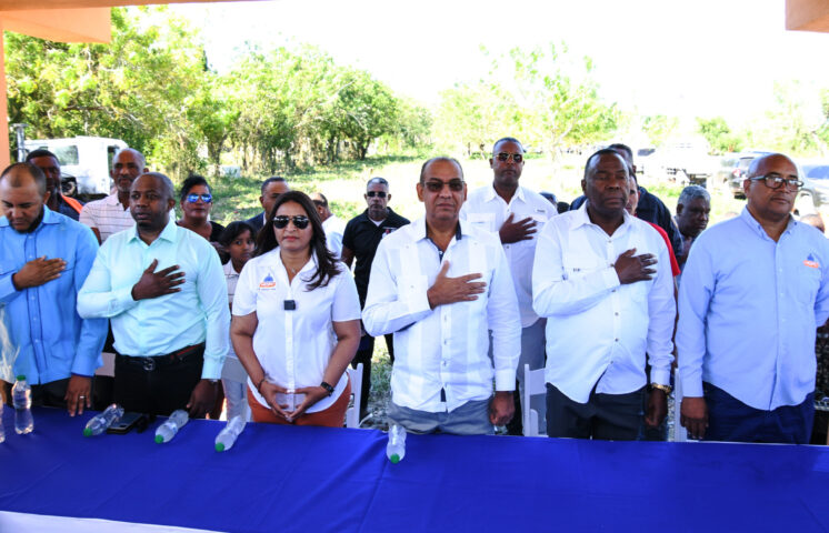 Deligne Ascención entrega parque bulevar en El  Valiente y lleva programa “Obras Públicas en mi Barrio”