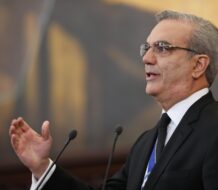 SENASA ofrece 62 millones de Gobierno construye y remoza 45 hospitales,583 centros de atención primaria y 93 farmacias