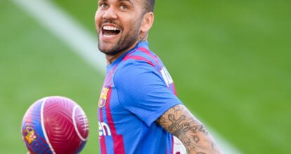 Dani Alves fue condenado a  4 años y medio de cárcel, por violar a una joven en Barcelona