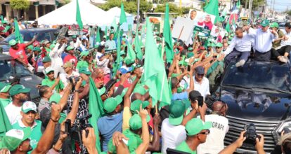 Leonel recorre municipios de la región Este en apoyo a candidatos de la FP y aliados