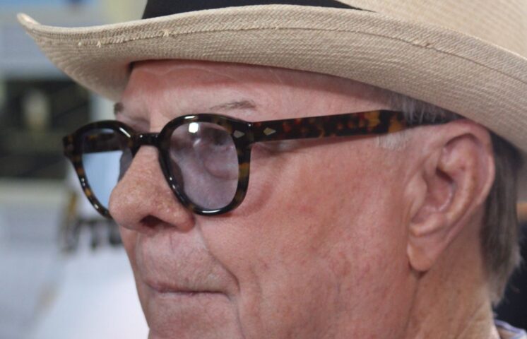 Elecciones municipales: Hipólito Mejía se presentó a votar sin su cédula de identidad