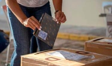 Políticos acuden a votar y llaman a la ciudadanía a hacer lo mismo