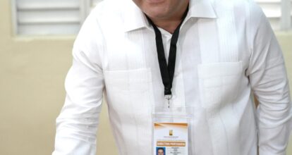 Sanz Lovatón destaca la forma cívica de los dominicanos ejercer el derecho al voto.