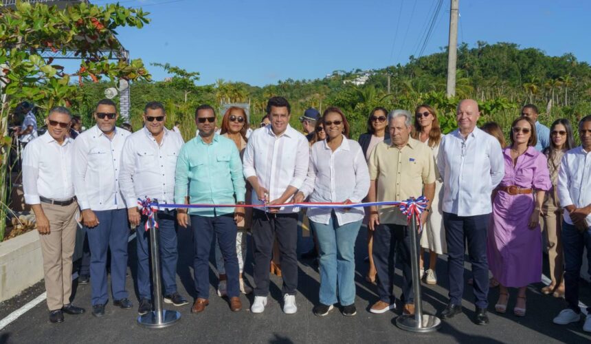 David Collado entrega obra en Las Terrenas por un costo cercano a los 68 millones de pesos.