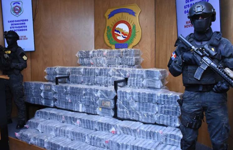 Imponen prisión preventiva contra dos personas acusadas de narcotráfico