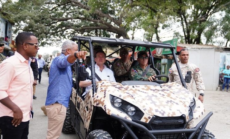 Autoridades realizan encuentro y recorrido por la zona fronteriza de Elías Piña