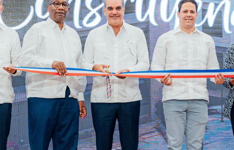Abinader y Ministro Bonilla inauguran nuevo centro regional de la UASD en Baní