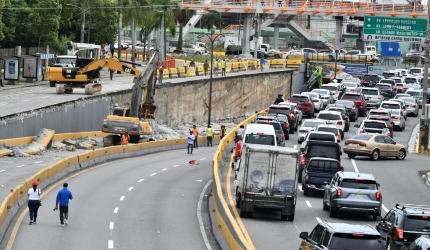 Conductores pierden horas por tapones en la ciudad