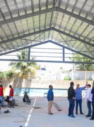 Inefi supervisa trabajos de reconstrucción y remozamiento de instalaciones deportivas