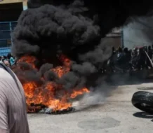 La violencia no da tregua en Haití, aún a la espera del consejo presidencial de transición