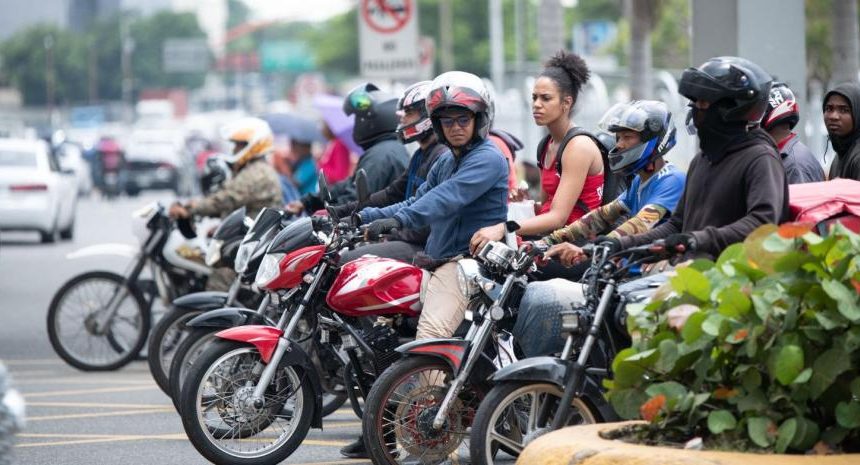 Durante asueto de SS, el COE multó a 4,109 motociclistas por no llevar casco