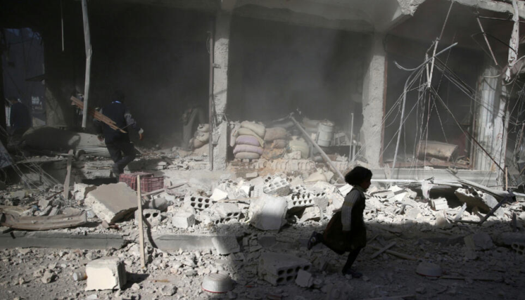 Mueren cinco niños por el derrumbe de un muro en una guardería del noroeste de Siria