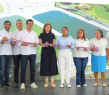 Raquel Peña y Wellington Arnaud inauguran sistema de alcantarillado sanitario en Villa Riva