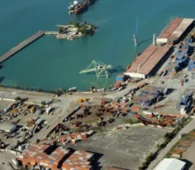Continúan los saqueos en puertos de la capital de Haití