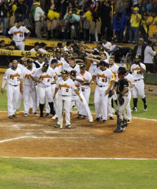 Águilas, Escogido y Estrellas ganan los partidos de este martes