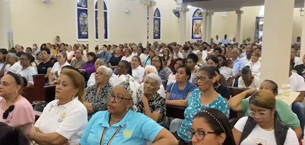 Celebran eucaristía en Salcedo para afectados por fuego en carnaval