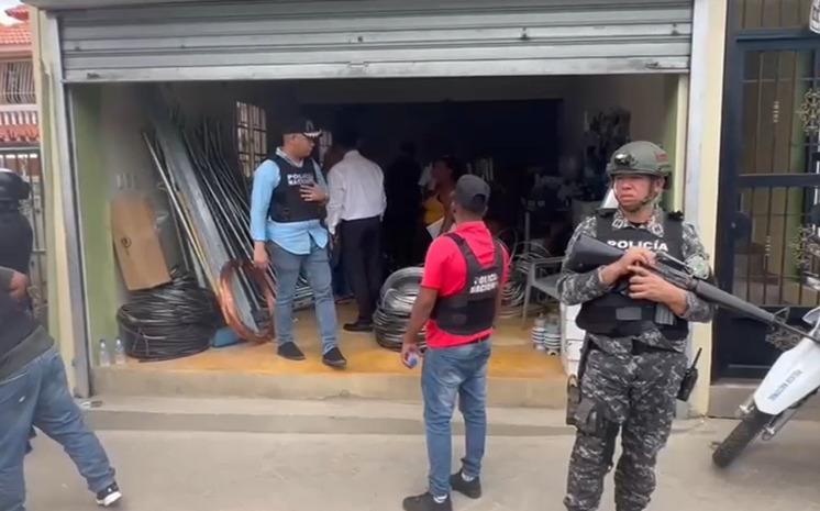 MP allana locales para dar con pruebas sobre caso tragedia del carnaval en Salcedo