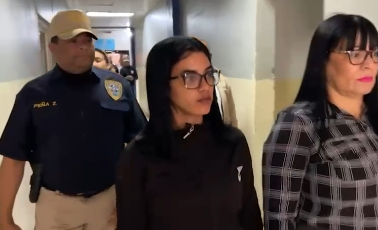 Mujer teme por su vida, se entrega a las autoridades  y acusa a coronel de la PN de supuesta persecución