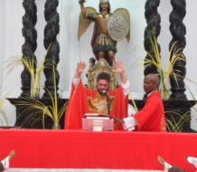 Católicos celebran el Domingo de Ramos que inicia actividades de la Semana Mayor