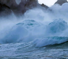 Suben a 4 muertos por el fuerte oleaje en medio de un temporal en España