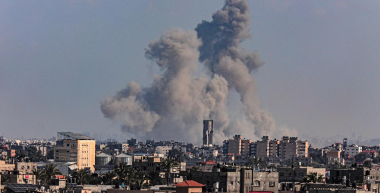 Sube a 42 los muertos por bombardeos de Israel en Siria, según una ONG