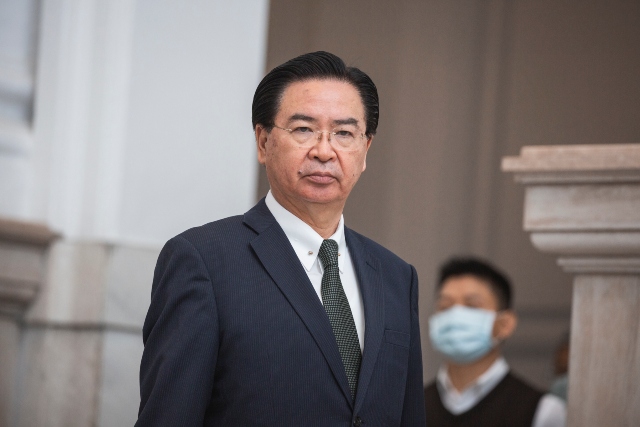 Taiwán advierte de existencia de “enormes” bases chinas cerca de isla Taiping