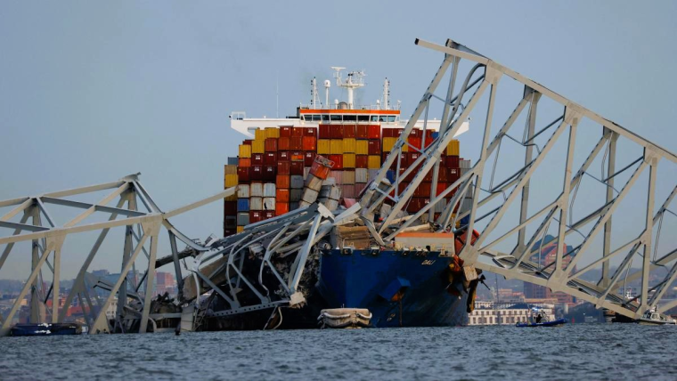 Tripulantes del barco de Baltimore están a salvo, dice operadora