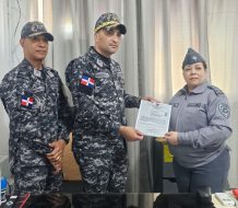 Asume primera mujer como comandante de la penitenciaria La Victoria