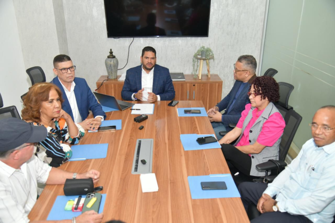 Somos Pueblo y Medios Panorama realizarán debate presidencial con candidatos alternativos