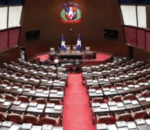 Candidatos a diputados de varios partidos piden realicen debates en Santiago