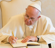 El papa escribe a los cristianos de Tierra Santa para expresar su cercanía ante la guerra