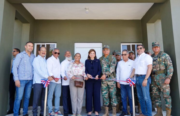 La vice inaugura destacamento militar y supervisa reconstrucción de factoría federación agraria en Yuna