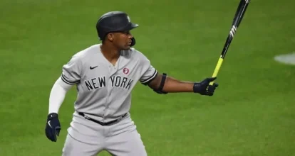 Miguel Andújar lleva con él su bate de Lidom a Grandes Ligas