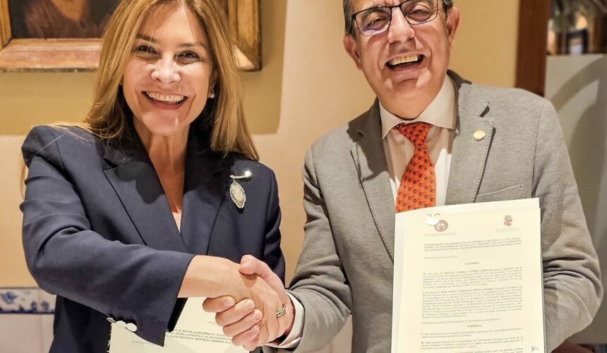 Carolina Mejía y rector de la Universidad de Sevilla firman acuerdo para impulsar desarrollo académico y cultural