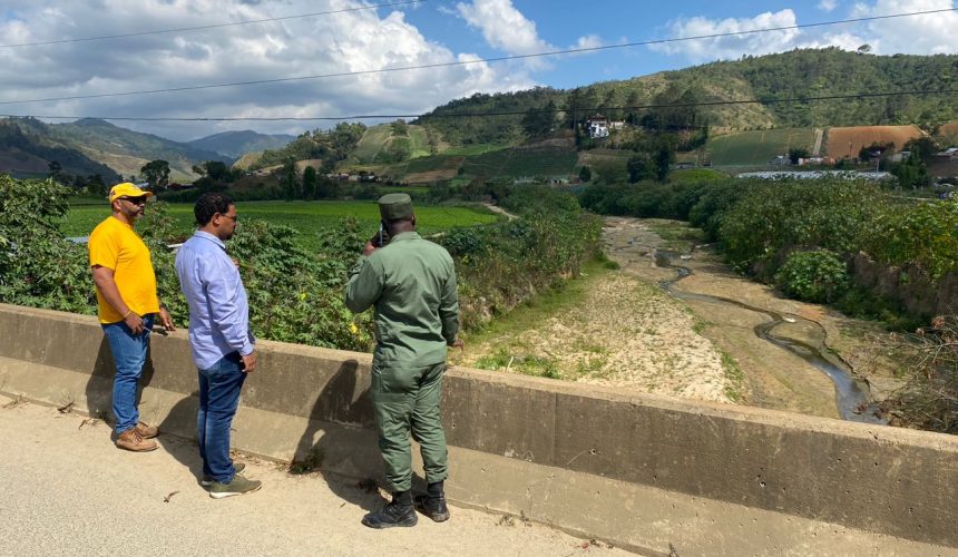 Medio Ambiente y el SENPA mantienen labores de inspección en el río Tireo