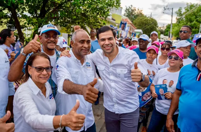 Roberto Ángel dice en Peravia hay una decisión tomada de que Luis siga 4 años más