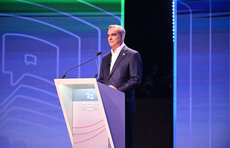 Luis Abinader: Están viendo este debate por la nueva forma de hacer política