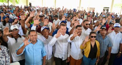 Diputado Lupe Núñez y su equipo político se juramentan en el PRM