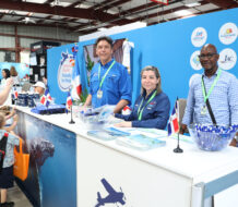 Departamento Aeroportuario continúa promoción exitosa del país en feria de aviación internacional