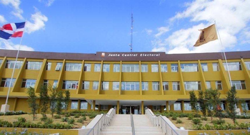 Partidos deben completar cuota de género; algunos candidatos fueron devueltos