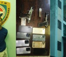 PN apresa hombre, le ocupan pistolas y celulares en allanamiento en La Vega