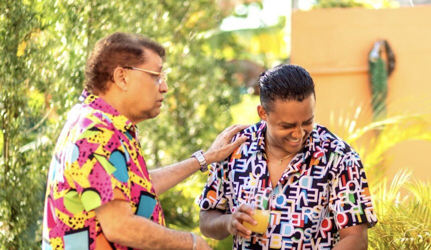 Gerald Ogando y Domingo Bautista juntos en De su cuenta podcast