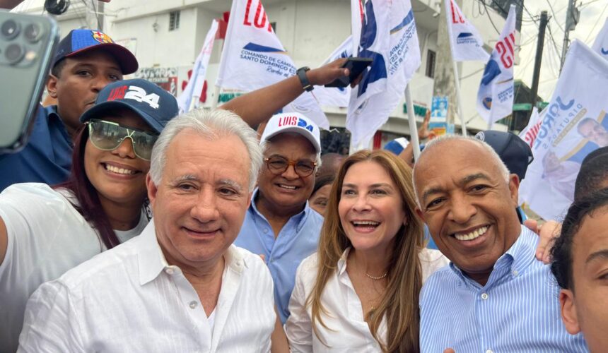 PRM realiza en SDE bandereos simultáneos junto a Carolina Mejía