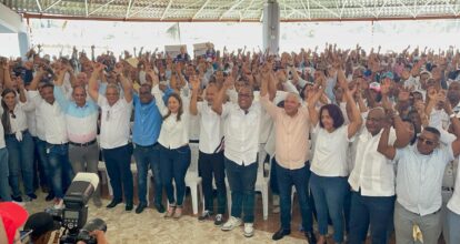PRM en SDO juramenta dirigencia comando de campaña municipal