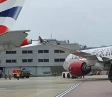Dos aviones colisionan en tierra en el aeropuerto de Heathrow, pero sin víctimas