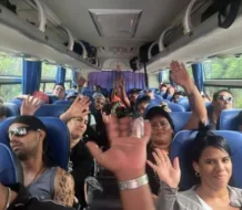 Regresa a Cuba un primer grupo de 49 isleños que quedaron varados en Haití