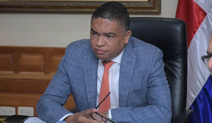 Yvan Lorenzo pide a la JCE extension de plazo para duplicado de cédula