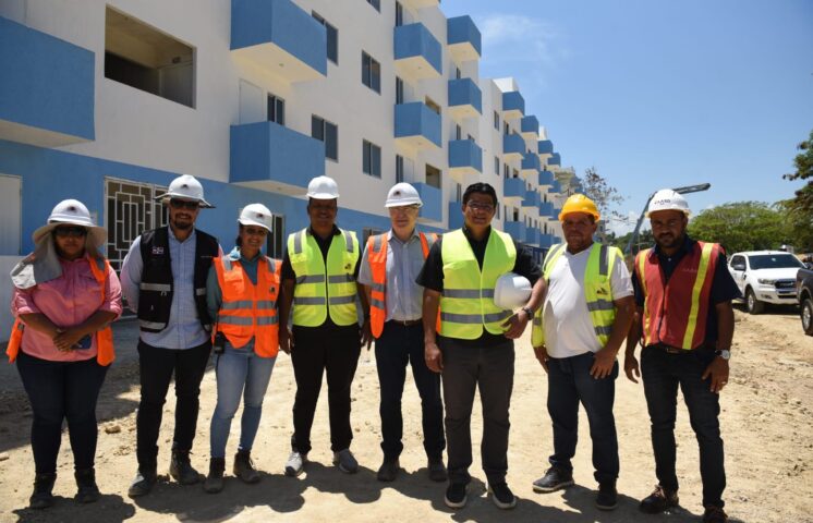 Fellito Suberví supervisa trabajos de transformación cañada Guajimía en SDO